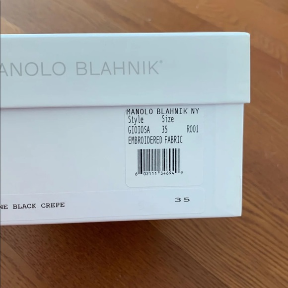 Manolo Blahnik - Picture 4 of 7
